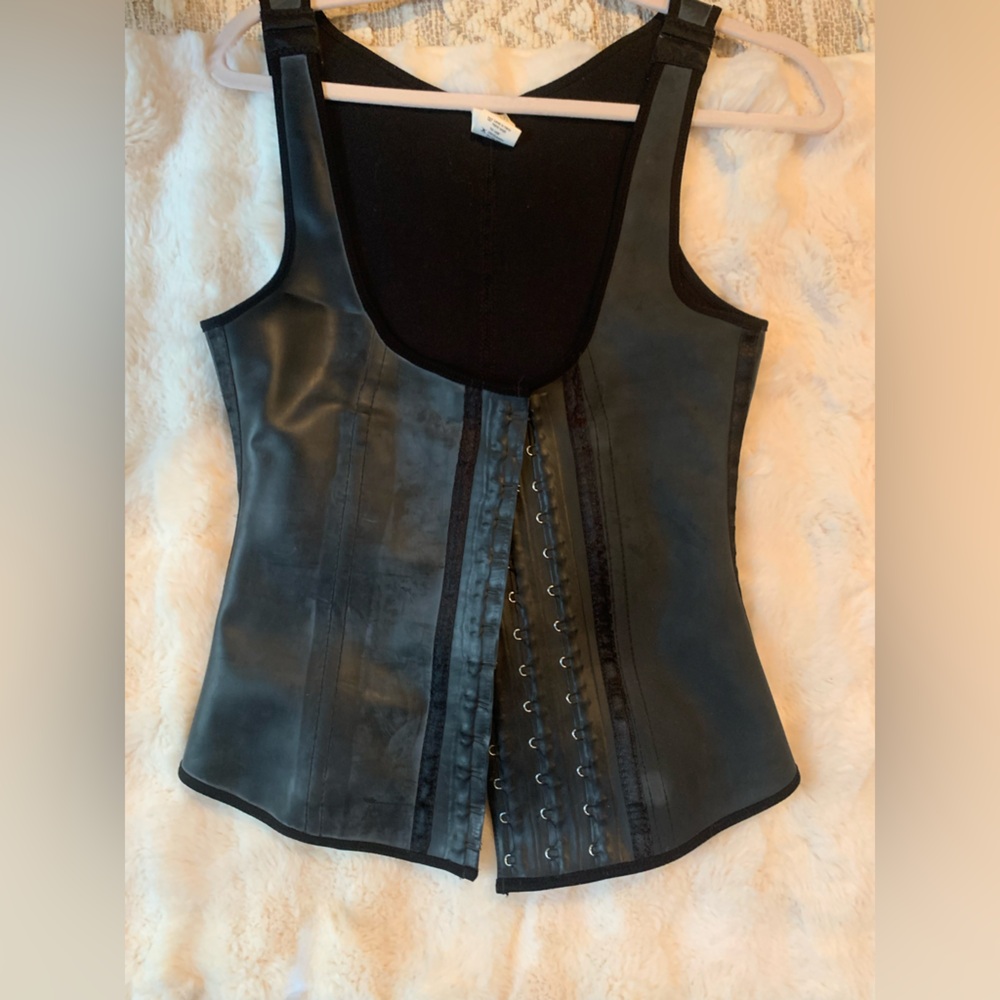 Waist trainer